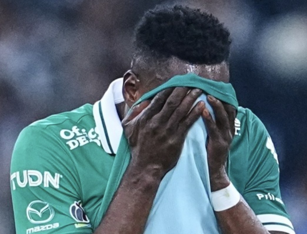 León resiente la falta de gol: Cambindo se queda atrás en la carrera de goleadores