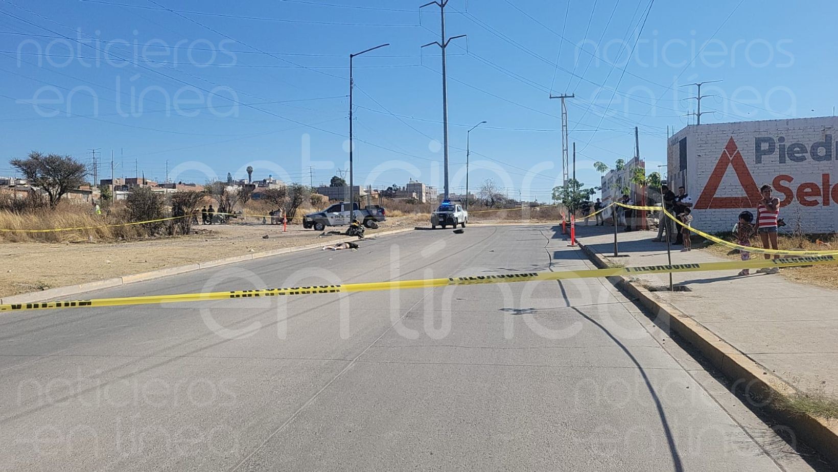 Fallece motociclista tras chocar contra poste en el bulevar Calcopirita en León Fallece motociclista tras chocar contra poste en el bulevar Calcopirita en León