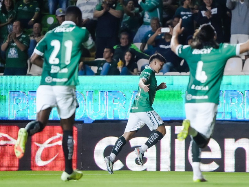 Respira Ambriz y su Fiera, un triunfo sin brillo ante Santos