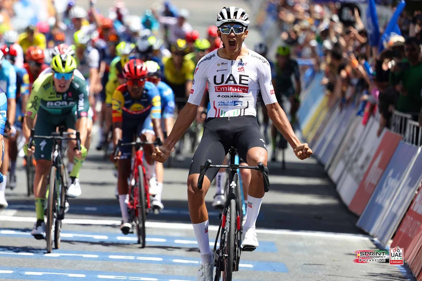 Isaac del Toro, segundo mejor ciclista del mundo tras conquistar el Tour de Emiratos Árabes