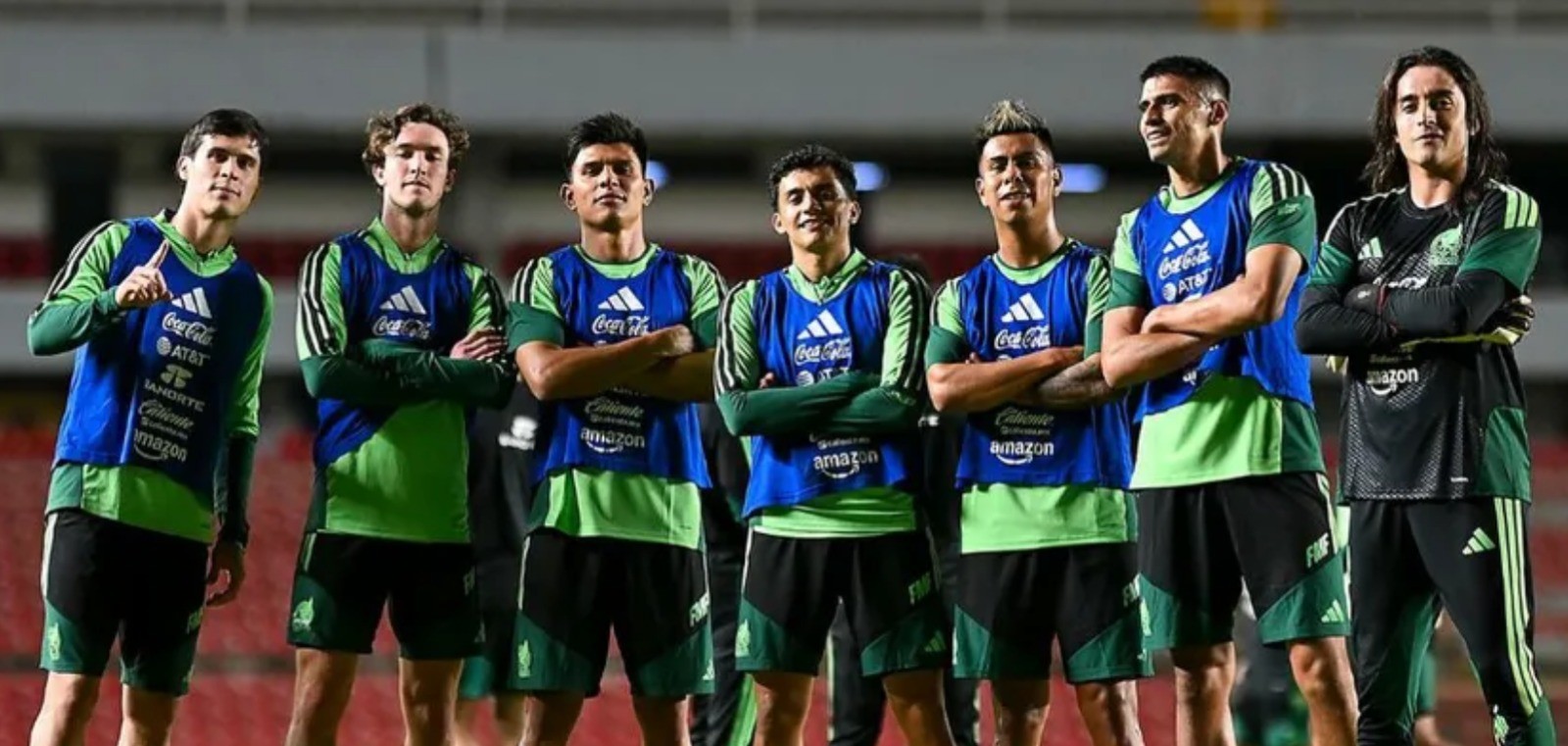 Aguirre sale con las 'Chivas' de verde para enfrentar a Islandia en Querétaro