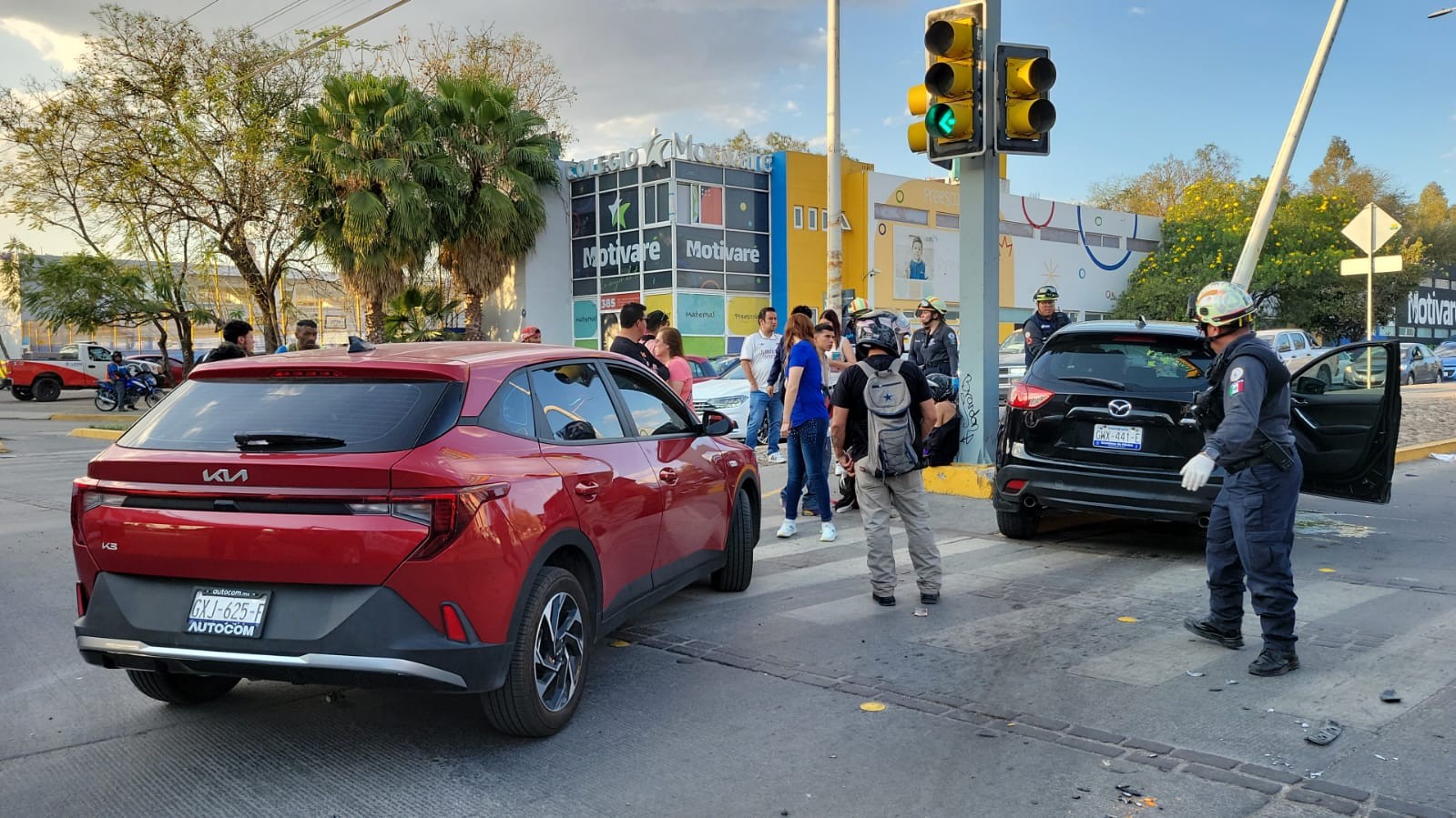 Aparatoso choque en Morelos e Ibarrilla deja tres lesionados, entre ellos un menor