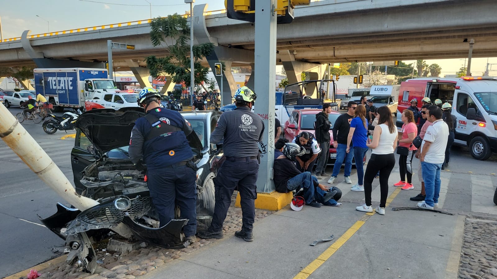 Aparatoso choque en Morelos e Ibarrilla deja tres lesionados, entre ellos un menor