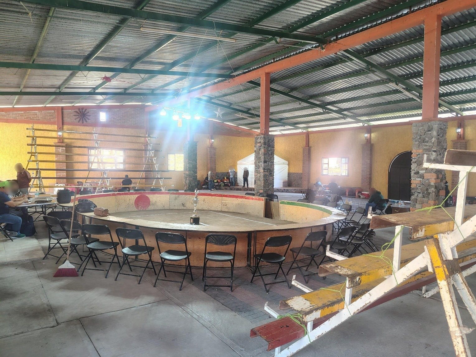 Clausuran peleas de gallos en Santa María del Refugio por falta de permisos