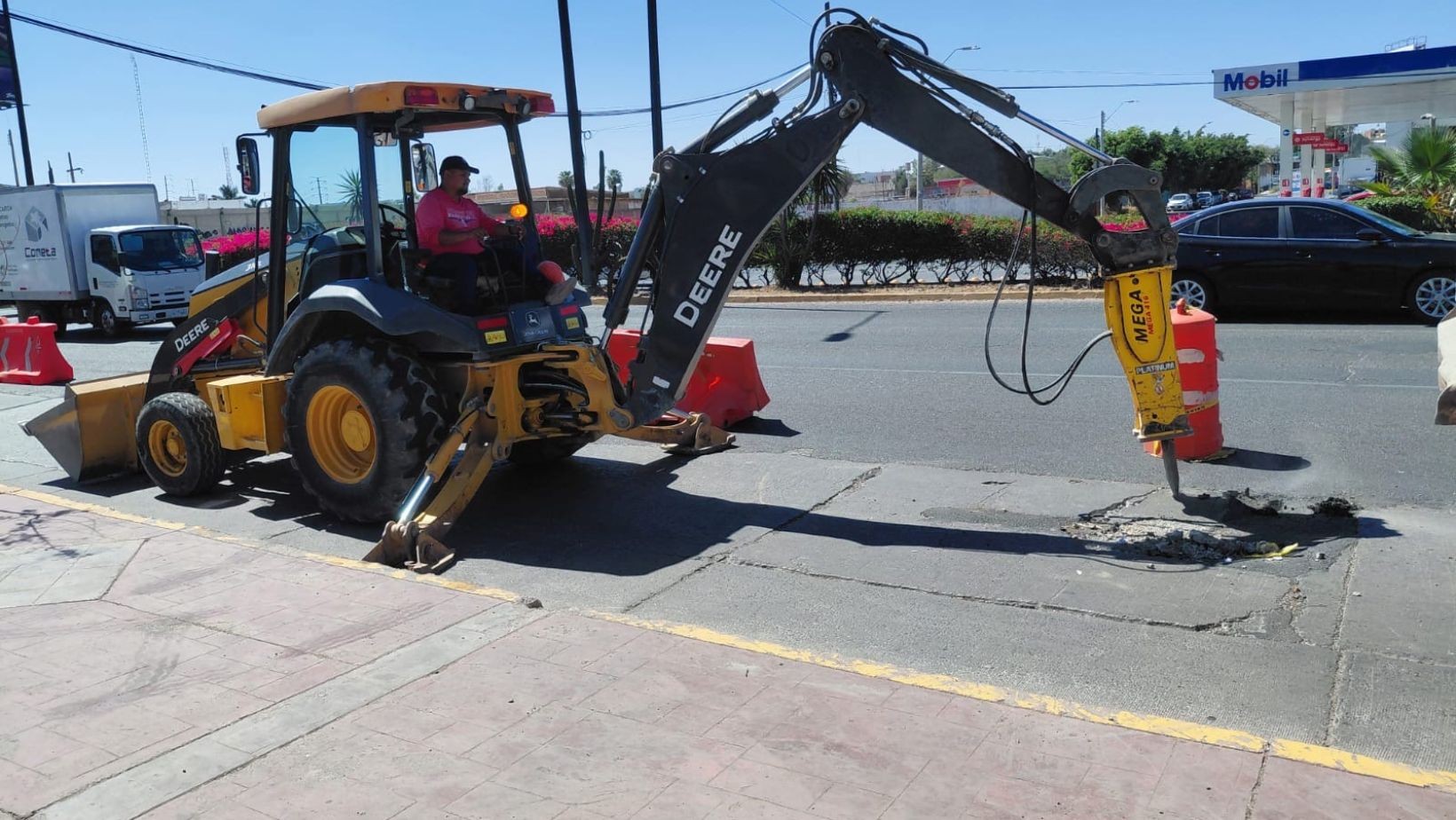 Socavón en bulevar López Mateos: Sapal cierra tramo tras falla en red de alcantarillado