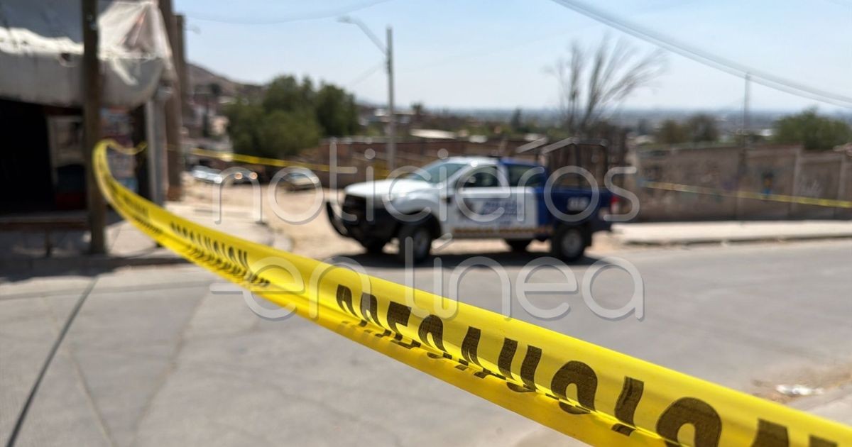 Macabro hallazgo en León: encuentran a hombre muerto dentro de un Tsuru