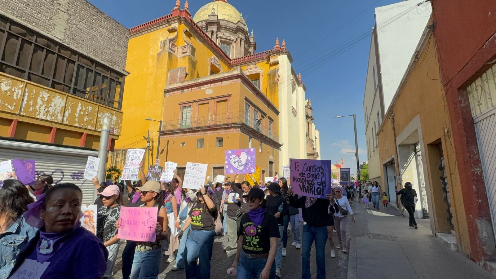Marchan 4 mil 500 mujeres en Celaya para exigir justicia y el fin de la violencia