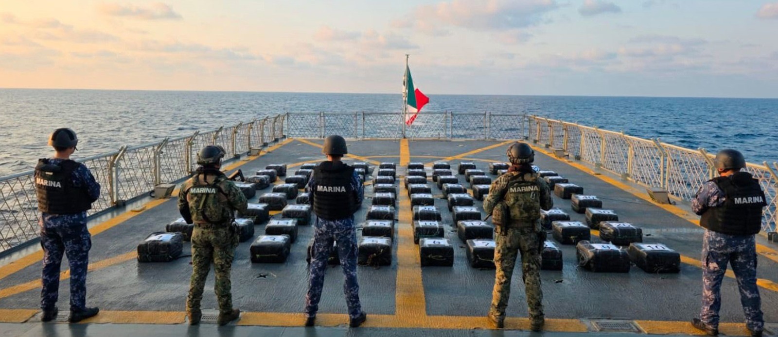 Aseguran cerca de dos toneladas de cocaína frente a costas de Guerrero