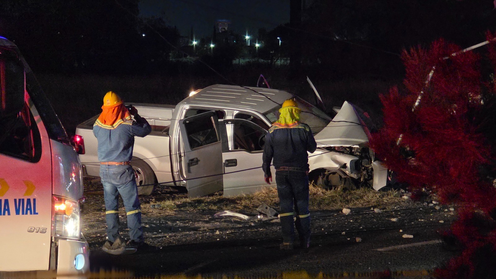 Accidente vehicular en Eje Clouthier deja sin energía eléctrica al norponiente