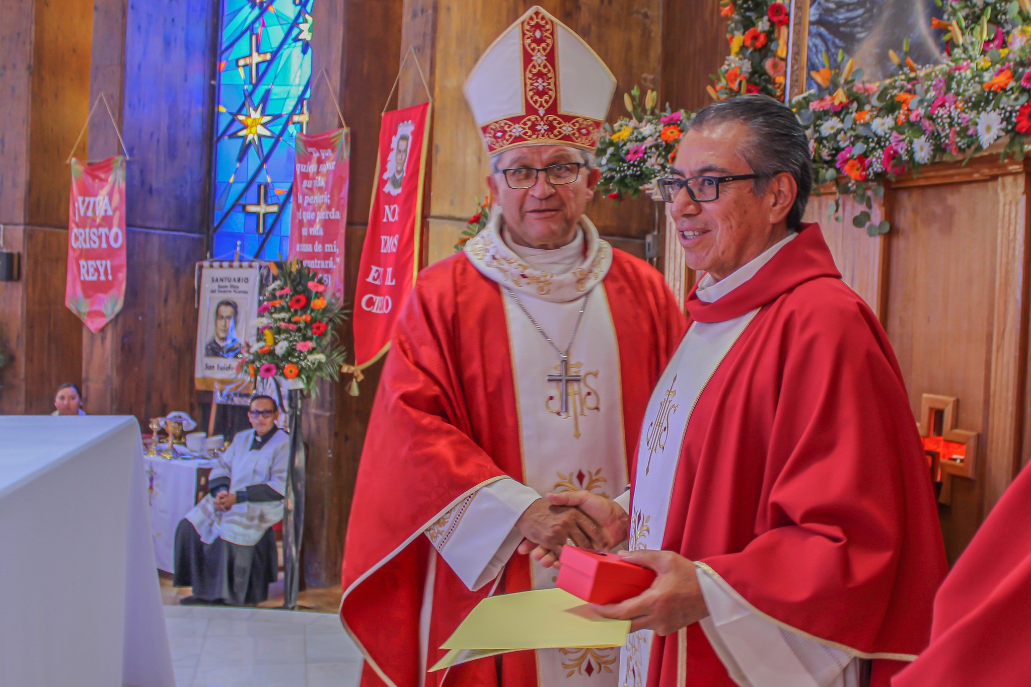 Llega reliquia del Padre Nieves a parroquia de Apaseo el Grande