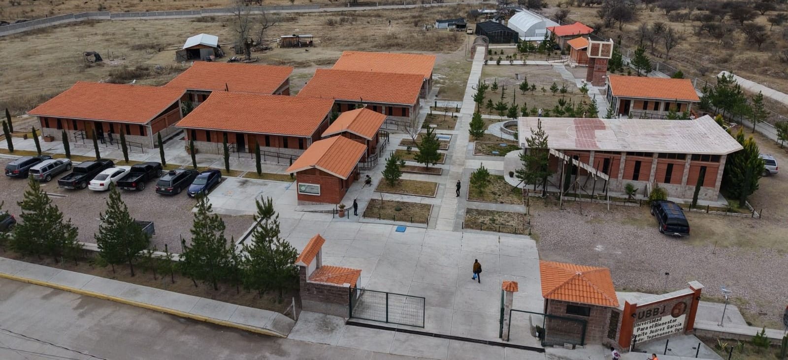 Comonfort busca atraer Universidad del Bienestar; ofrecen terreno de casi tres hectáreas