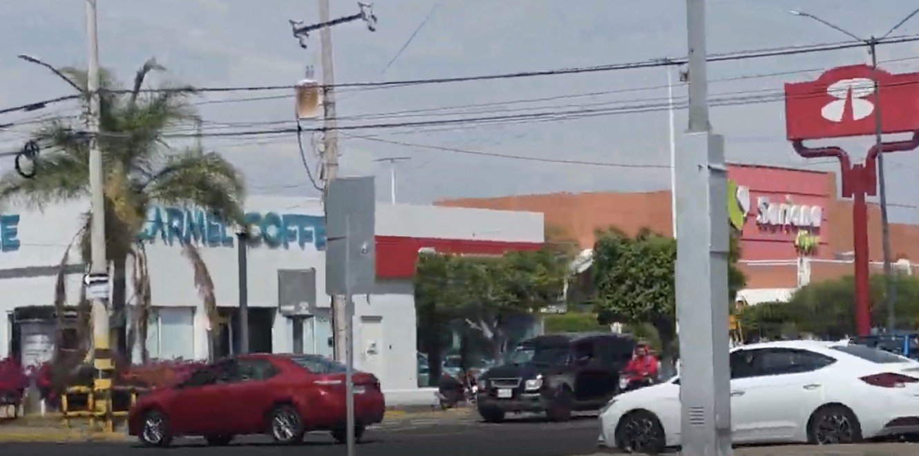 Asaltan a cuentahabientes en la colonia Del Parque; les roban más de 100 mil pesos