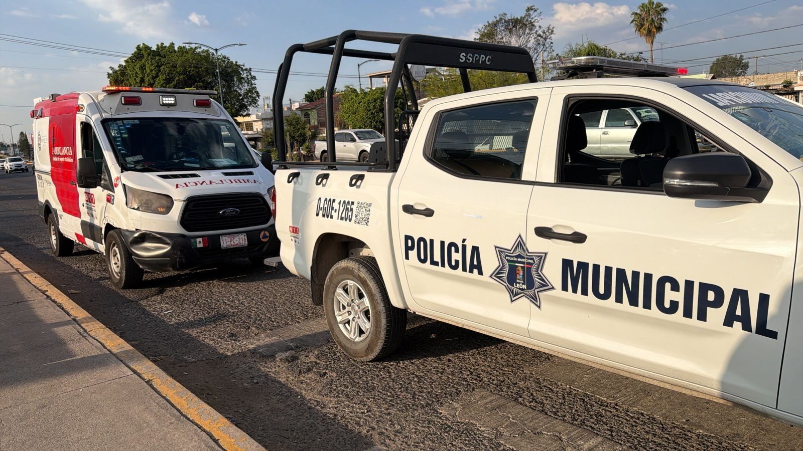 Accidente entre auto y ciclista en bulevar Miguel Hidalgo deja una lesionada