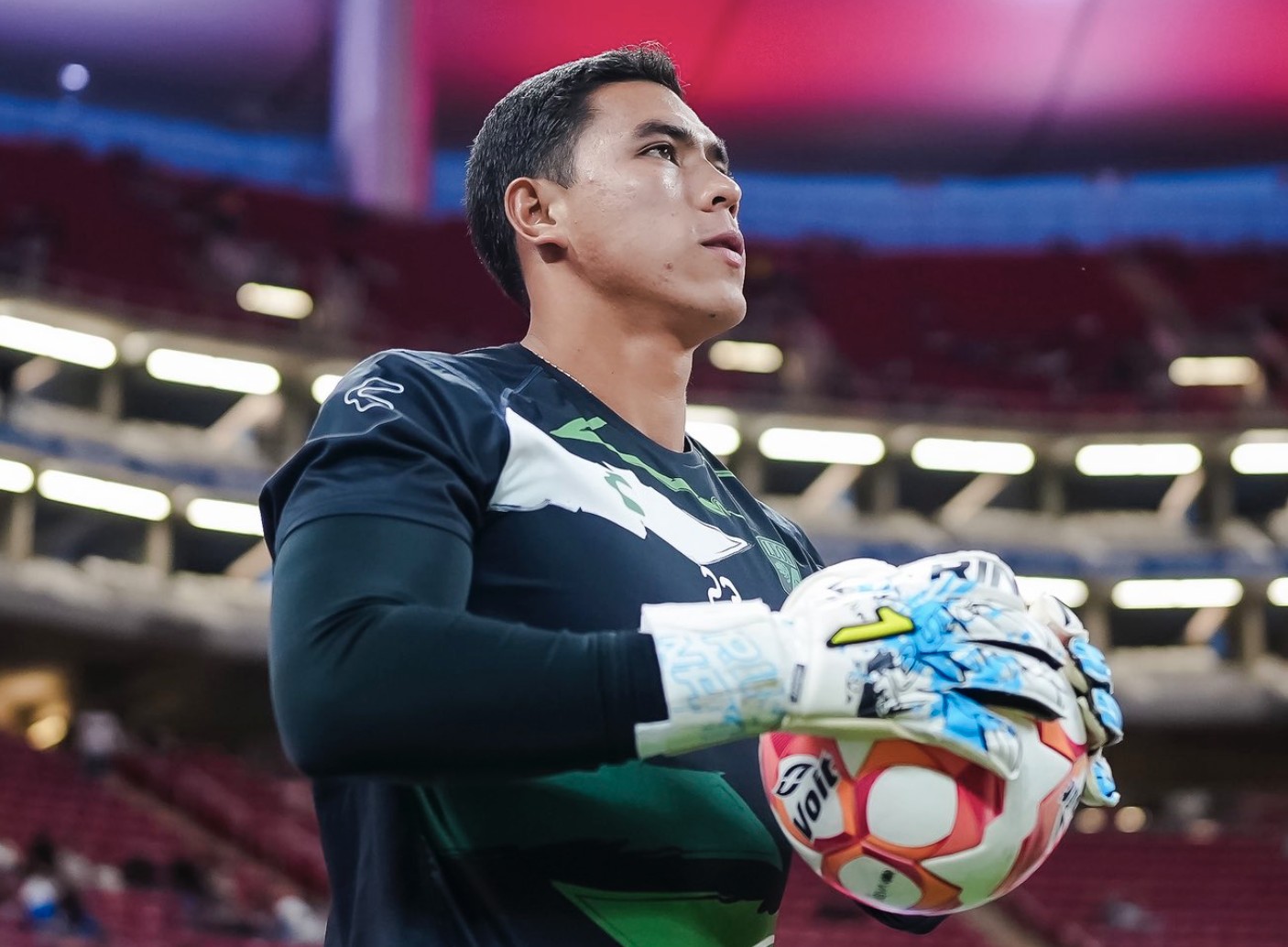 Vergüenza y frustración: “Gato” García da la cara tras la goleada ante Chivas