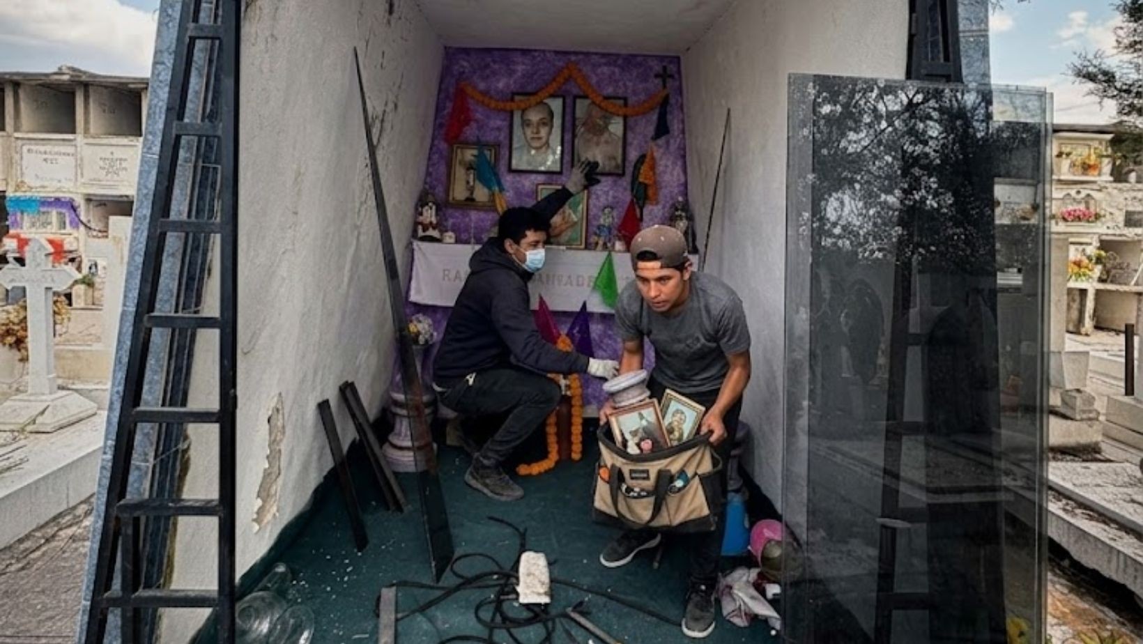 Saquean más de 20 tumbas en el Panteón San Sebastián de León; denuncian inseguridad y falta de vigilancia