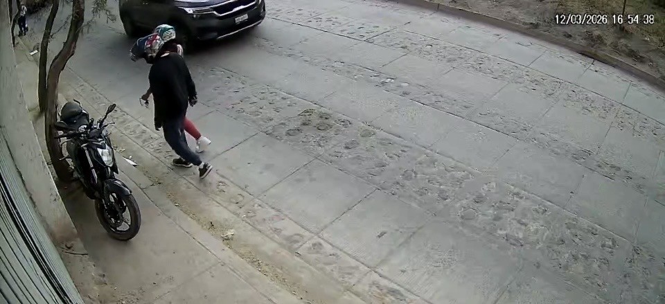 Captan a pareja robando motocicletas en la colonia La Patiña de León