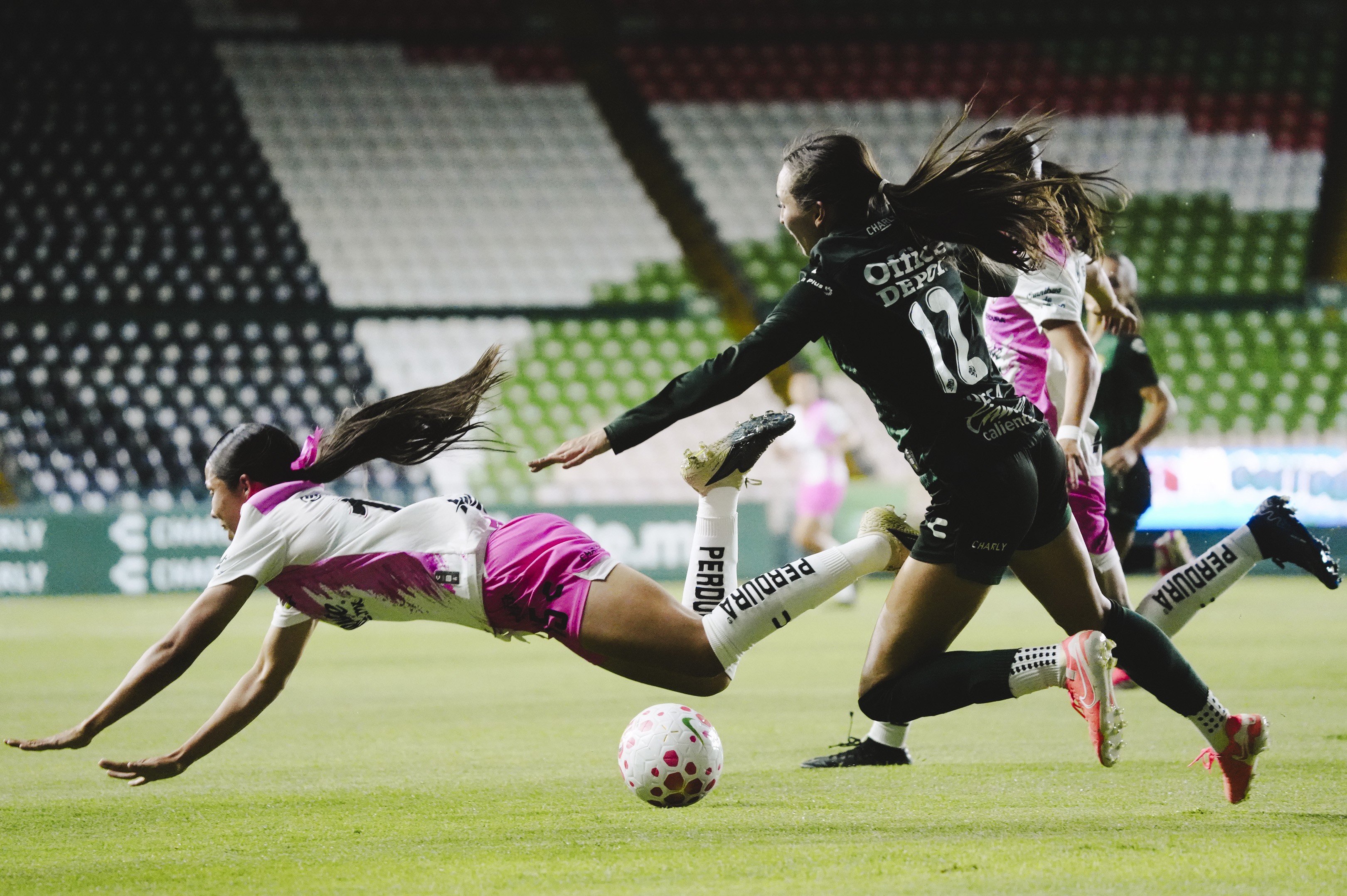 ¡Ruge La Fiera! El Club León Femenil golea 4-0 al Atlas y corta la mala racha