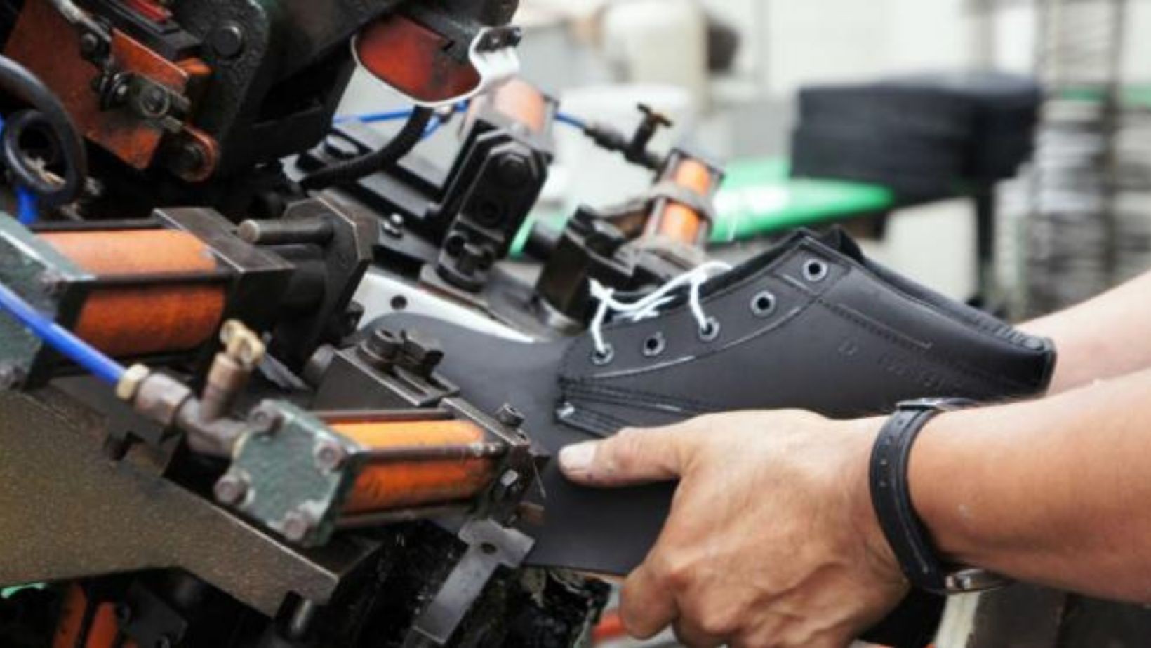 Sector calzado de León enfrenta retos por competencia internacional y costos; impulsan exportación e industria 4.0