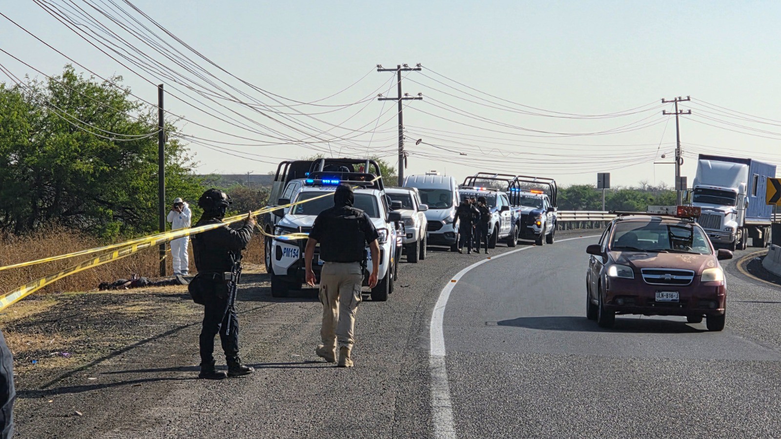 Hallan a dos hombres sin vida y maniatados a un costado de la carretera Panamericana