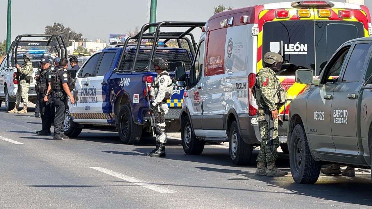 Hallan cuerpo desmembrado en el Eje Metropolitano León-Silao