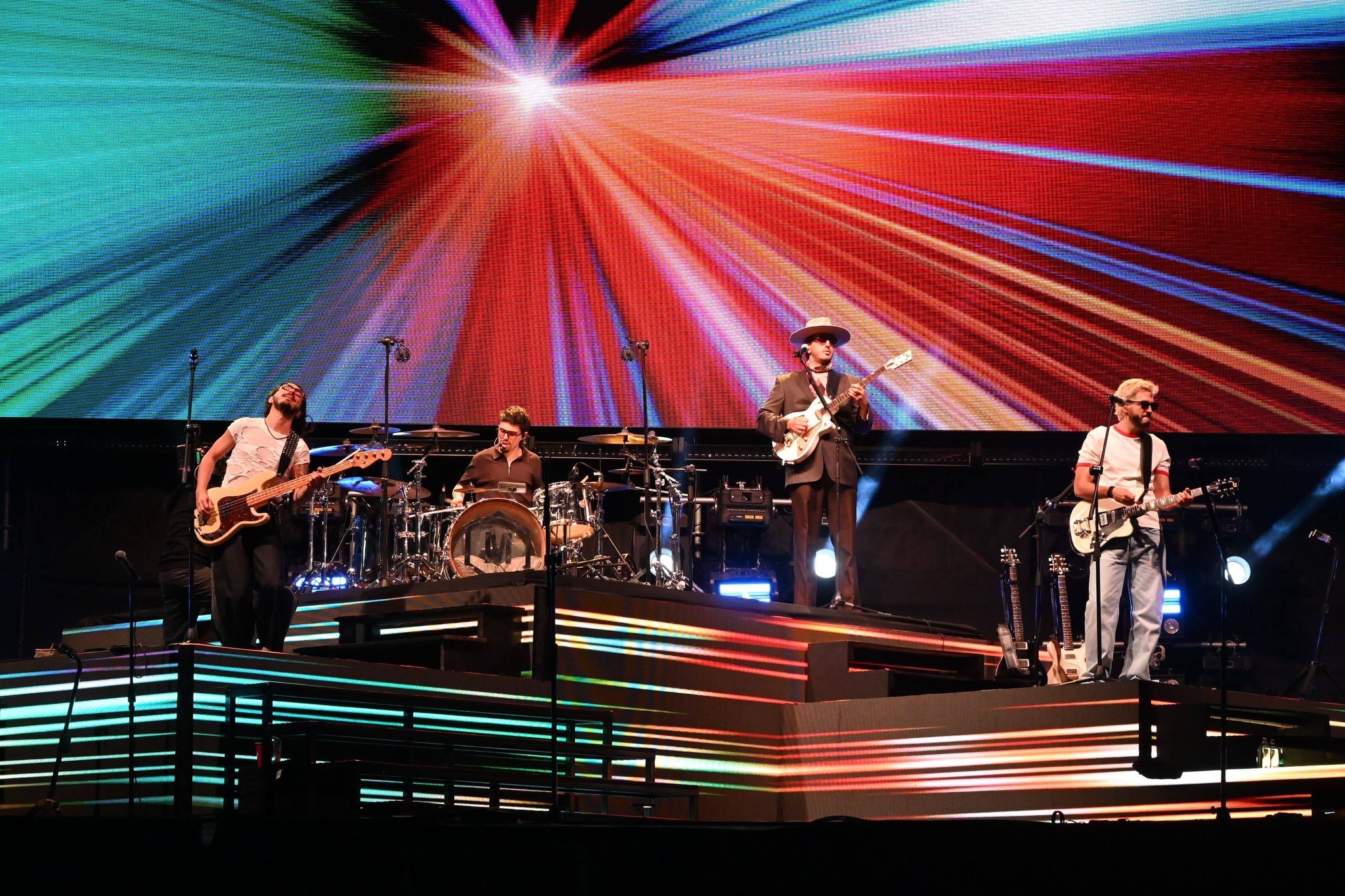 Fans acampan más de 30 horas para concierto de Morat en Irapuato