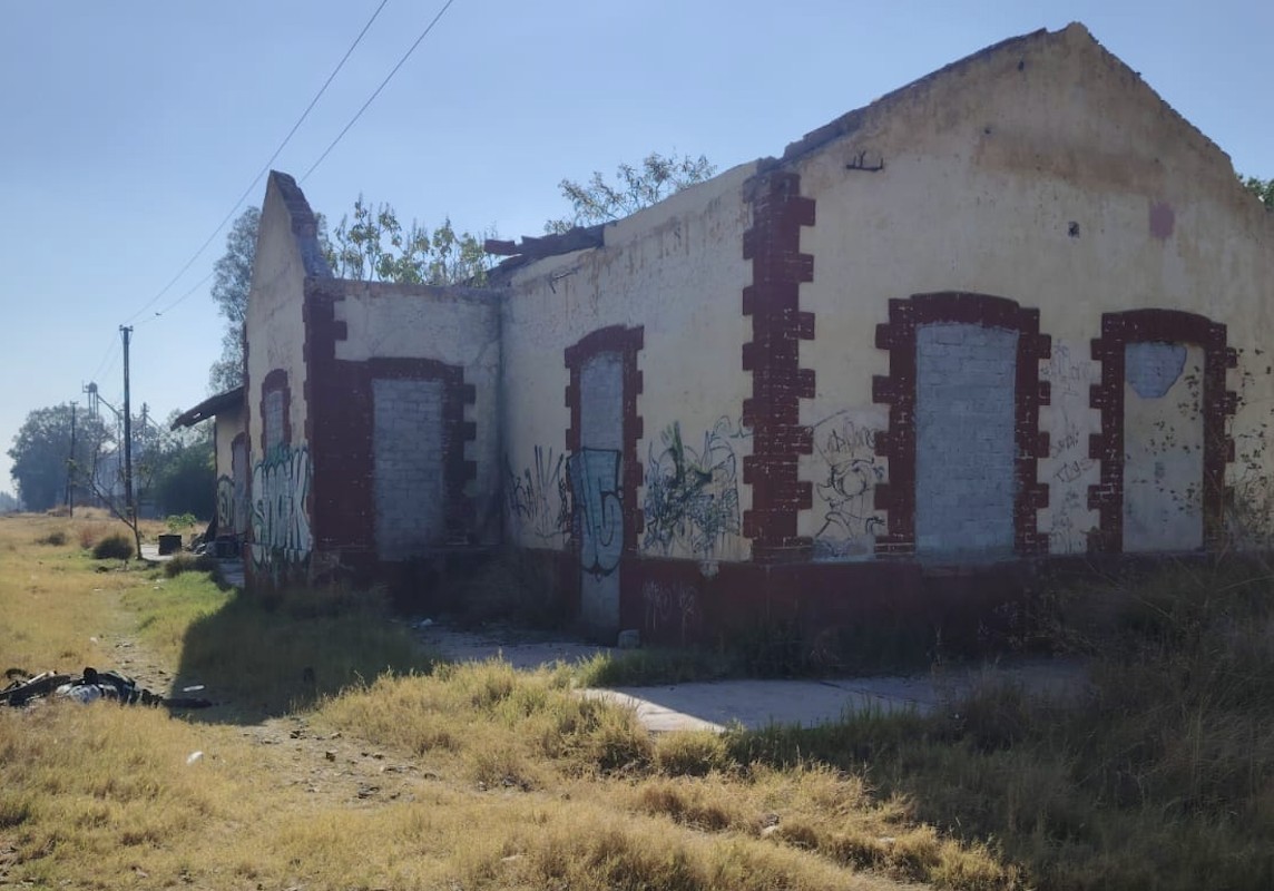 Muere ciclista tras intentar ganarle el paso al tren en Cortazar