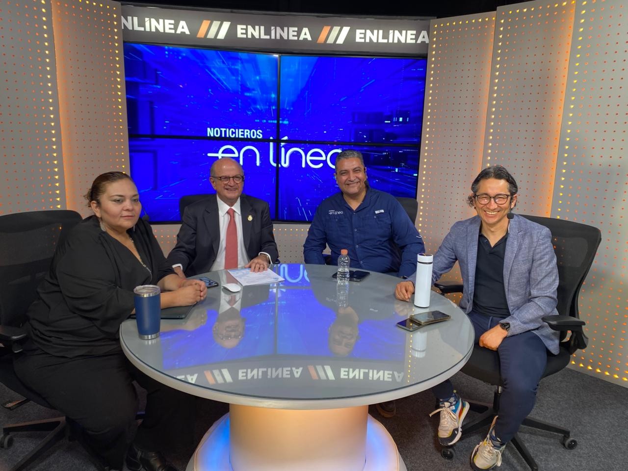 Secretario de Educación de Guanajuato rechaza uso de celulares en aulas 