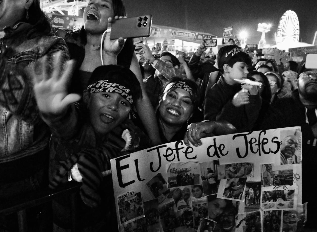 Los Tigres del Norte confirmaron por qué son “Los Jefes de Jefes” al llenar por completo el Teatro del Pueblo