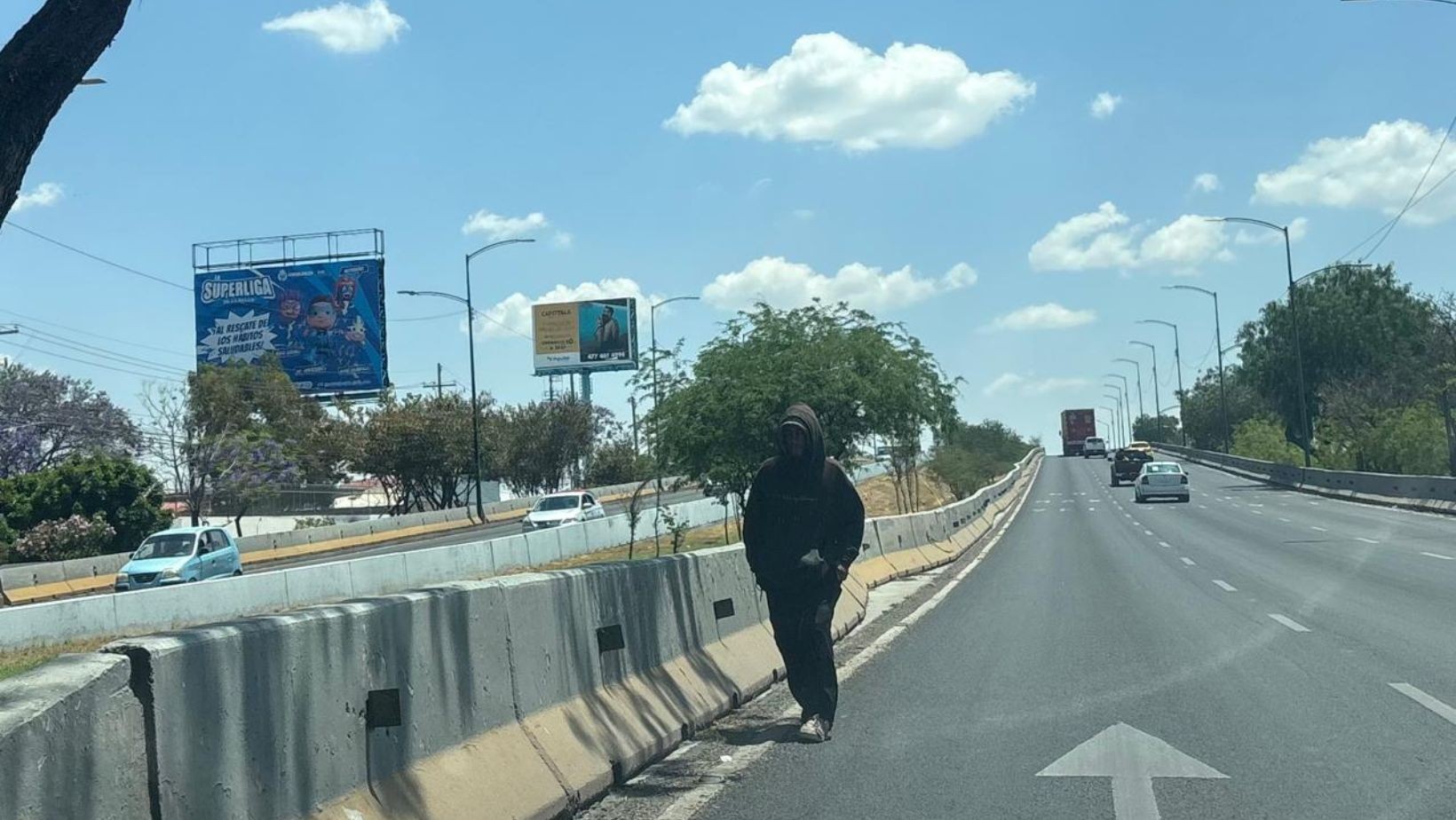 Cruces de muerte en la carretera León-Silao: peatones arriesgan la vida a diario