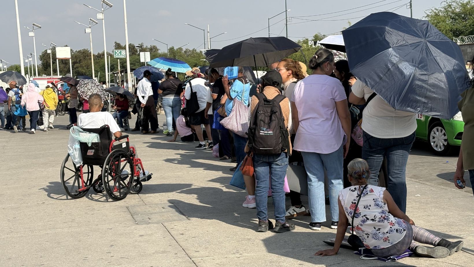 Citas médicas en León: filas de hasta 9 horas en hospital