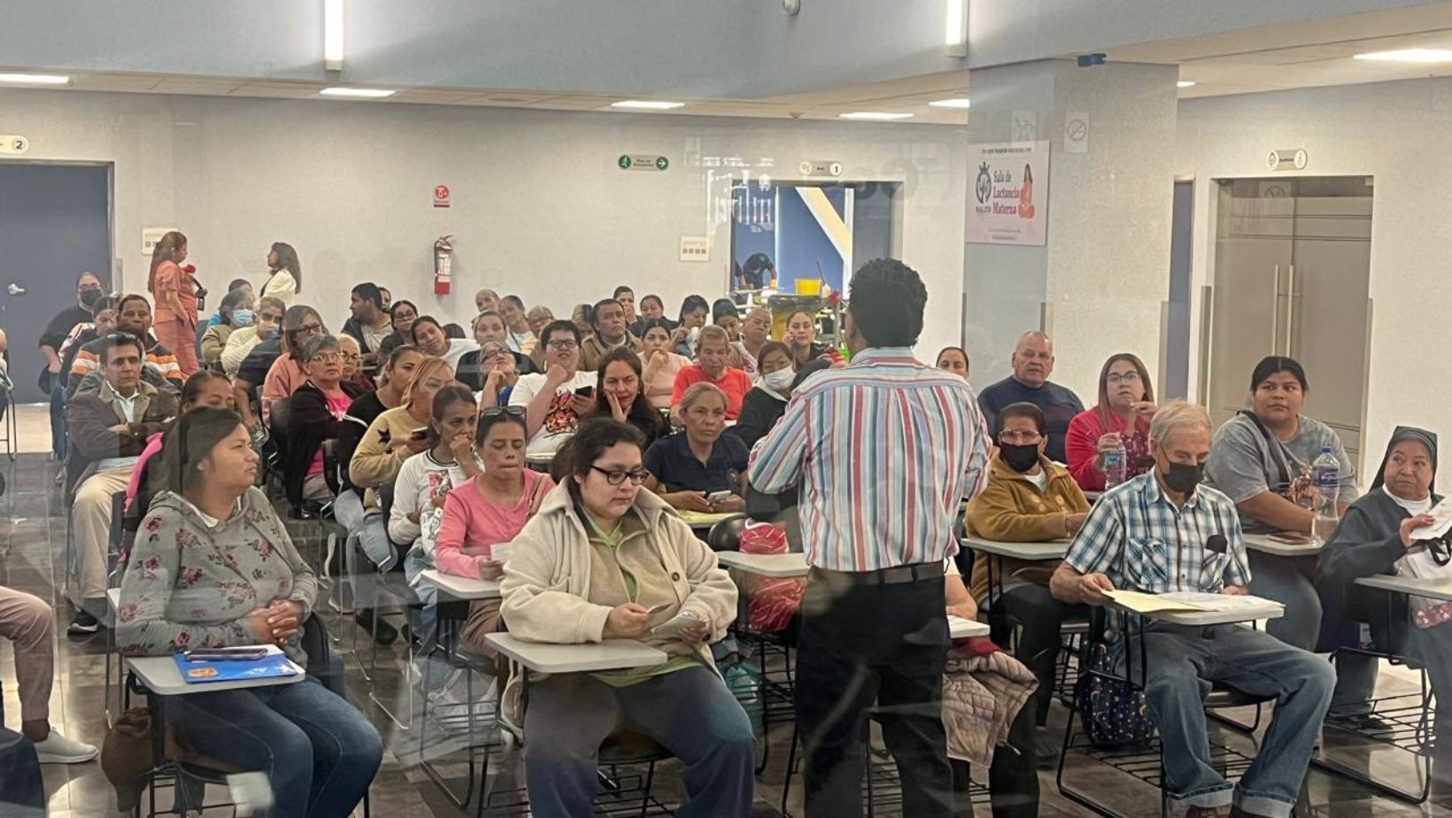 Citas médicas en León: filas de hasta 9 horas en hospital