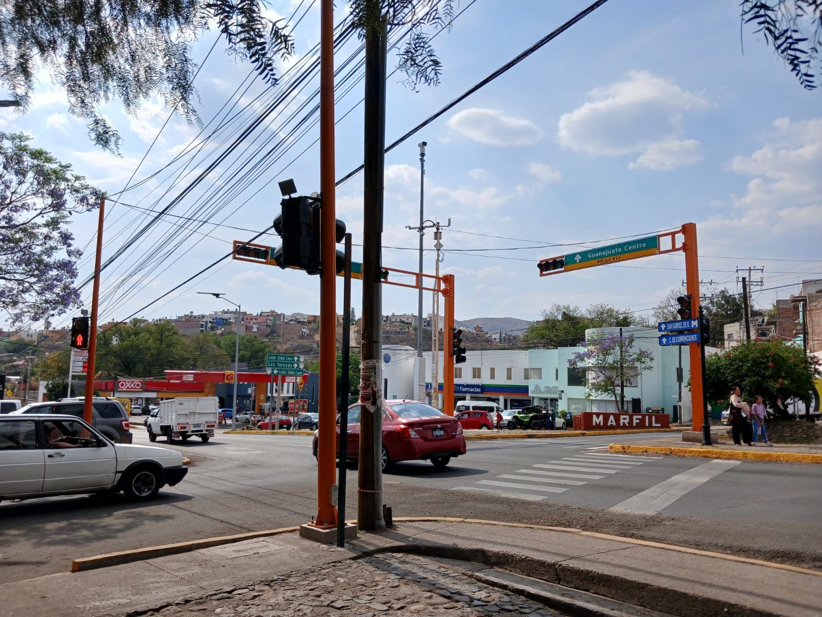 Costaron 58 millones y siguen sin funcionar: semáforos continúan apagados en Guanajuato capital