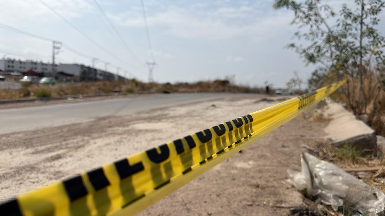 Hallan cuerpo envuelto en bolsas en baldío de Brisas del Campestre
