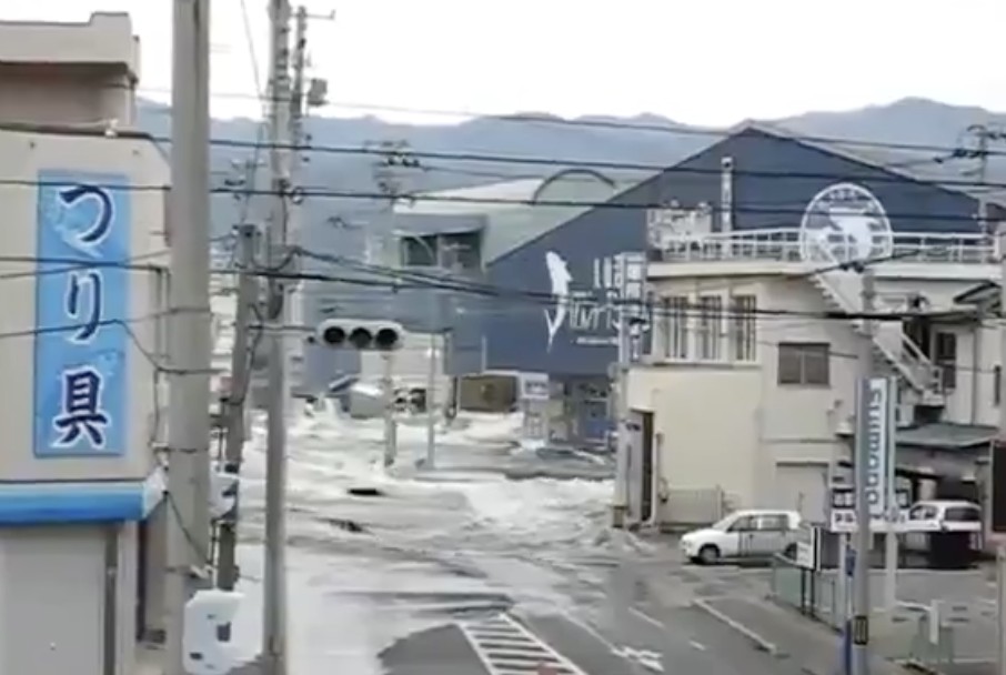 Sismo de magnitud 7.5 sacude el noreste de Japón y activa alerta de tsunami