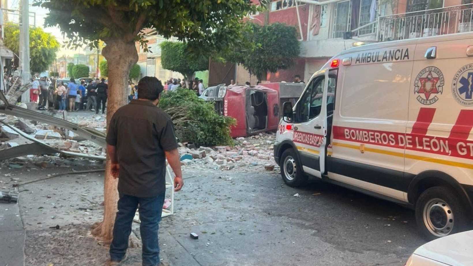 Explosión de gas en León deja seis lesionados