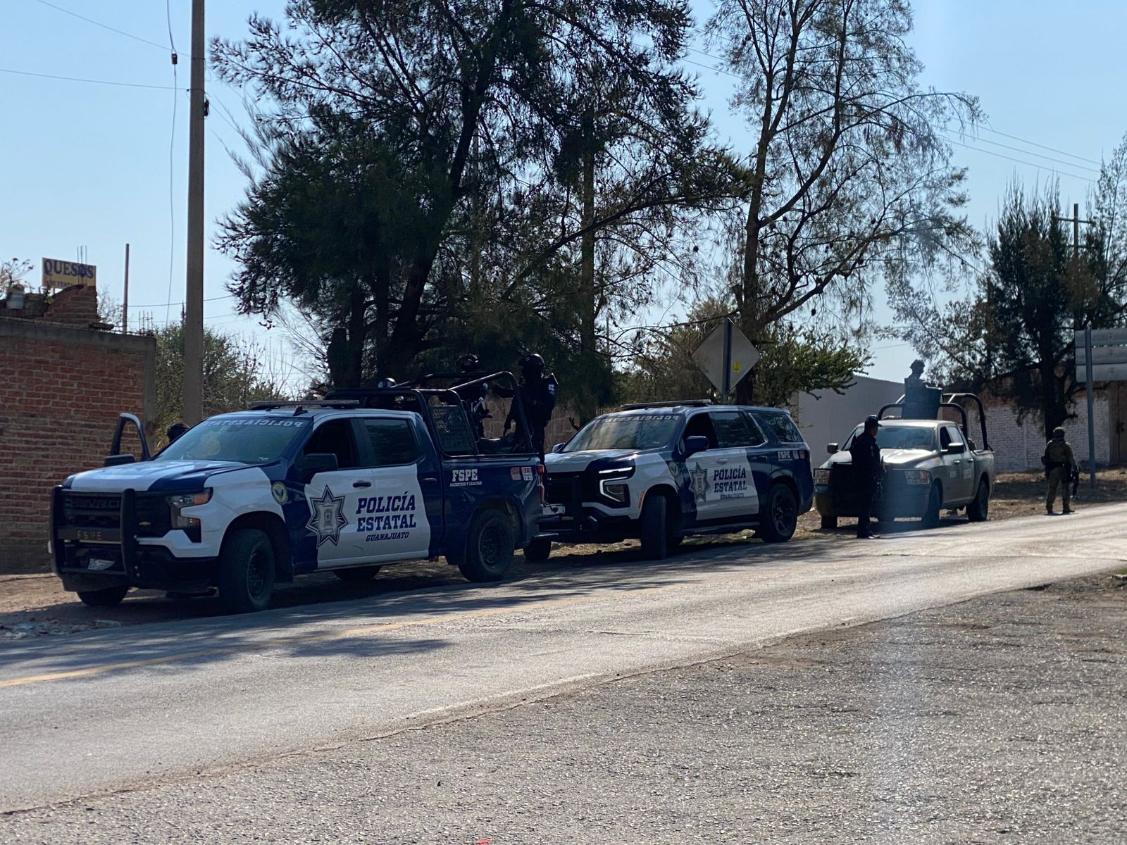 Fuerte operativo en Comonfort deja tres detenidos y aseguramiento de armamento