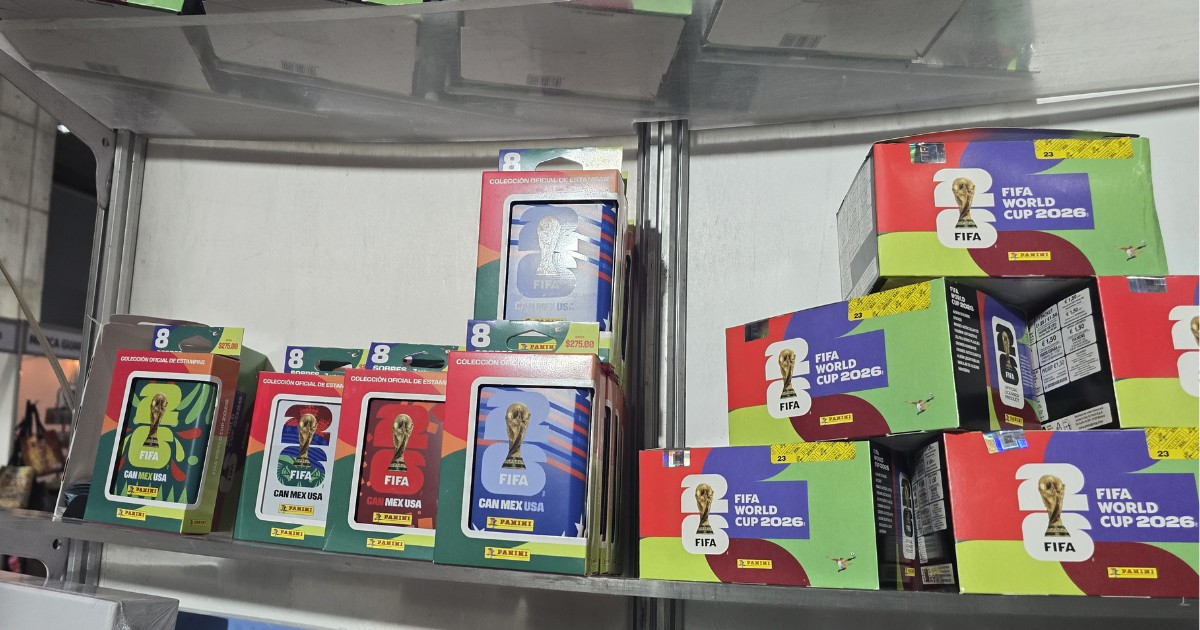 Álbum del Mundial se vende como pan caliente en la FENAL