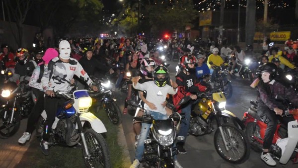 Motociclistas agreden a policías en León; habrá operativo