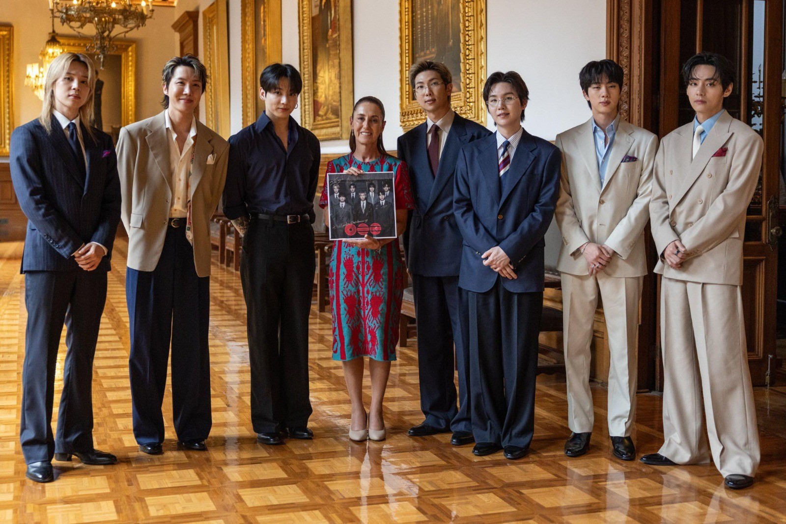 Así fue la visita de BTS en el Palacio Nacional con la presidenta Claudia Sheinbaum