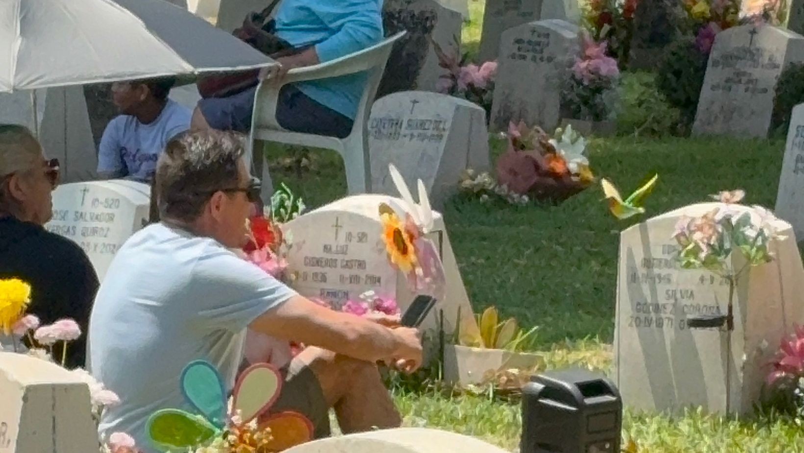 Día de las Madres llena panteones de León de recuerdos