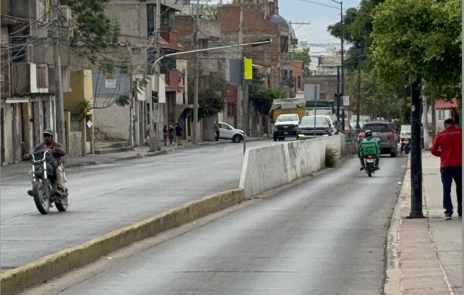 Denuncian robo de baterías en la Antillón y la falta de reacción policial en esa calle