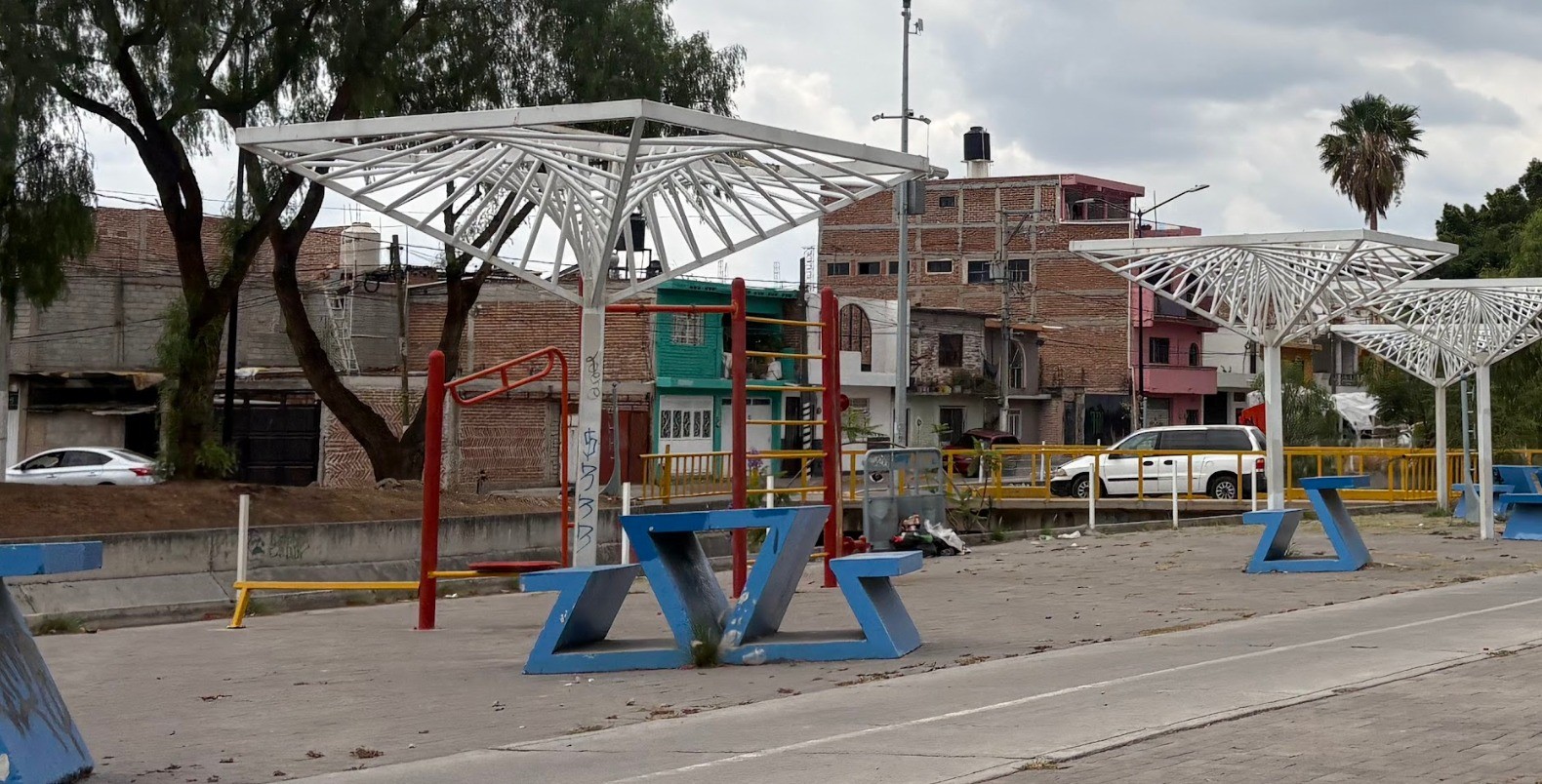 Vecinos denuncian abandono e inseguridad en parque de León Uno