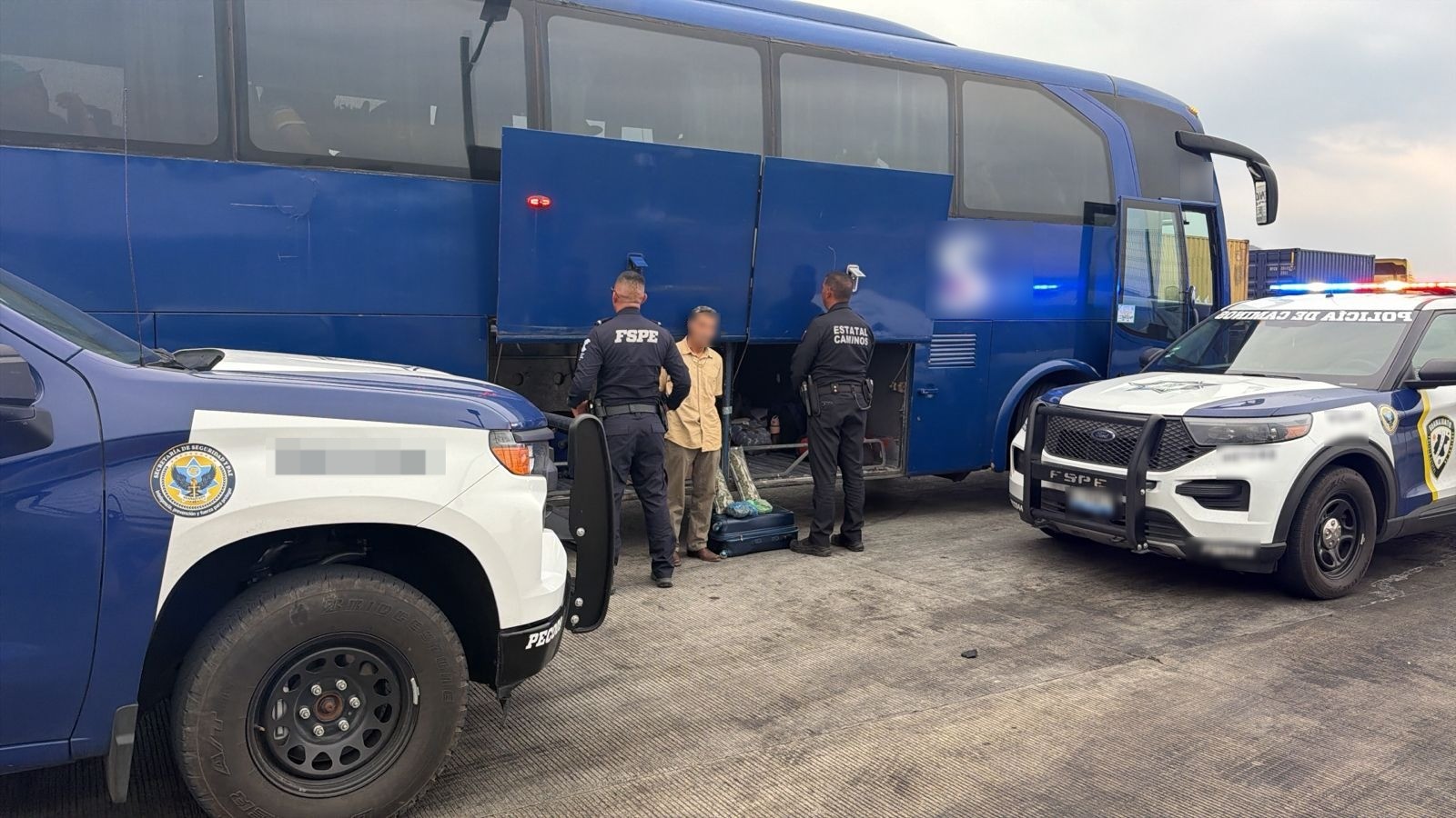 Detienen a pasajero que transportaba droga oculta en equipaje de autobús en Guanajuato
