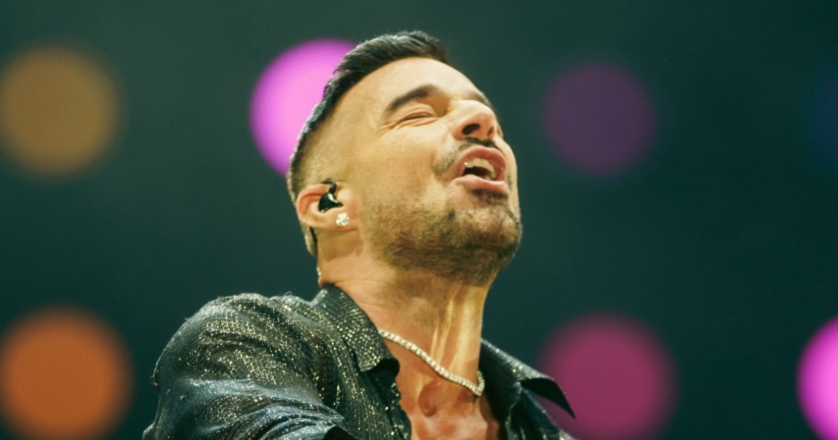 Le lanzan gas lacrimógeno a Ricky Martin en pleno concierto