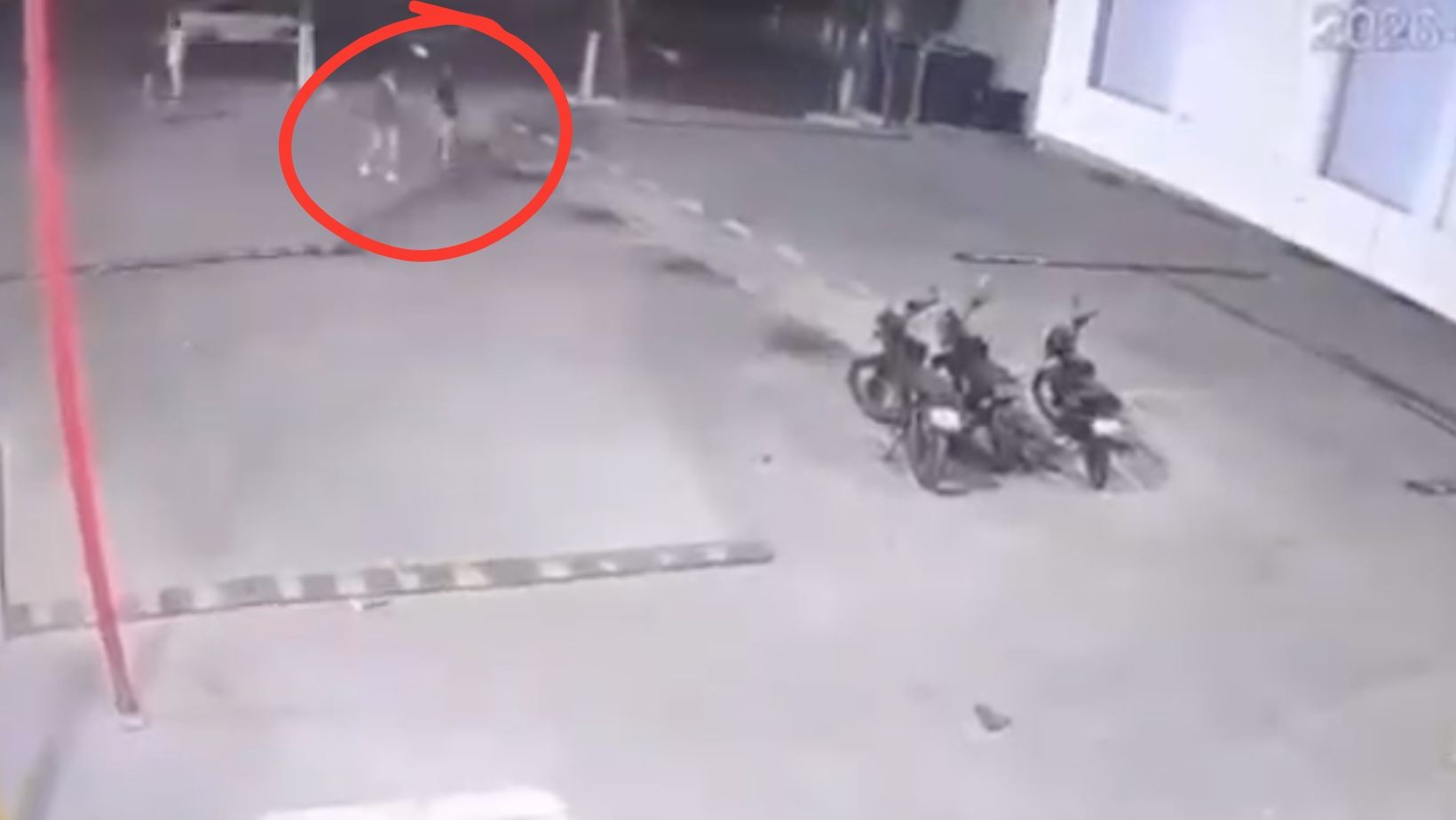 ¡En un parpadeo! Les bastaron solo 22 segundos para destrozar el patrimonio de una persona en Ciudad Satélite
