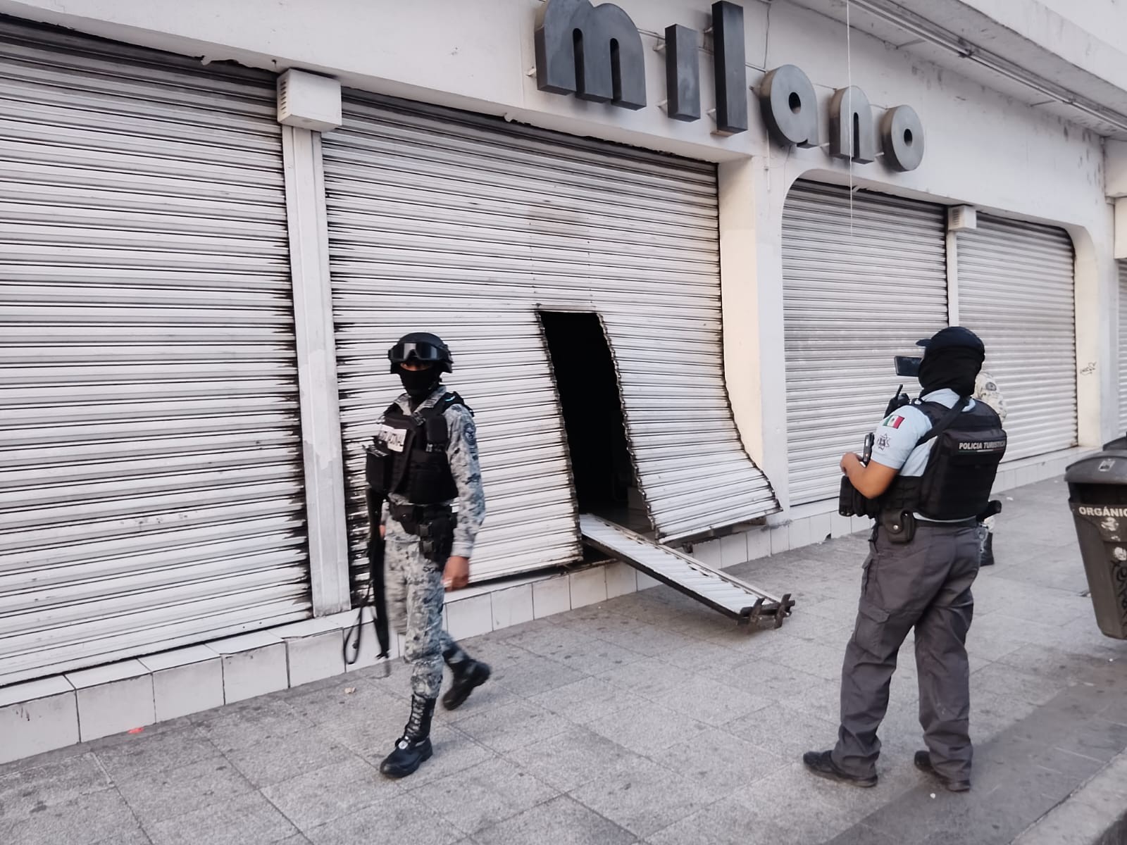 Roban tienda Milano en Celaya; ladrón se lleva ropa y artículos personales