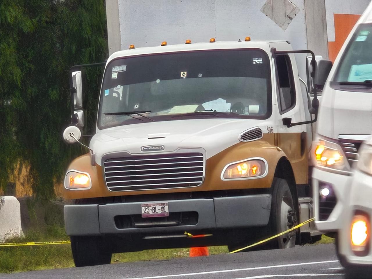 Intento de asalto deja un muerto y un herido en la autopista Querétaro-Salamanca