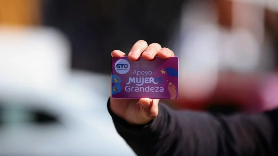Tarjeta Rosa: primer depósito de 3 mil pesos para mujeres llegará el 30 de junio