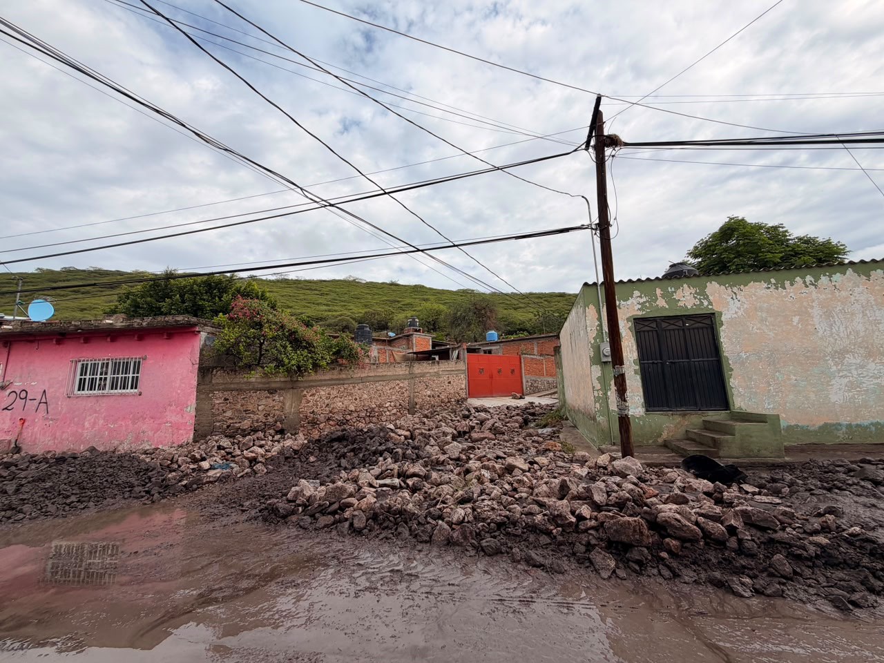 Fuertes lluvias provocan encharcamientos y daños materiales en municipios de la región Laja-Bajío