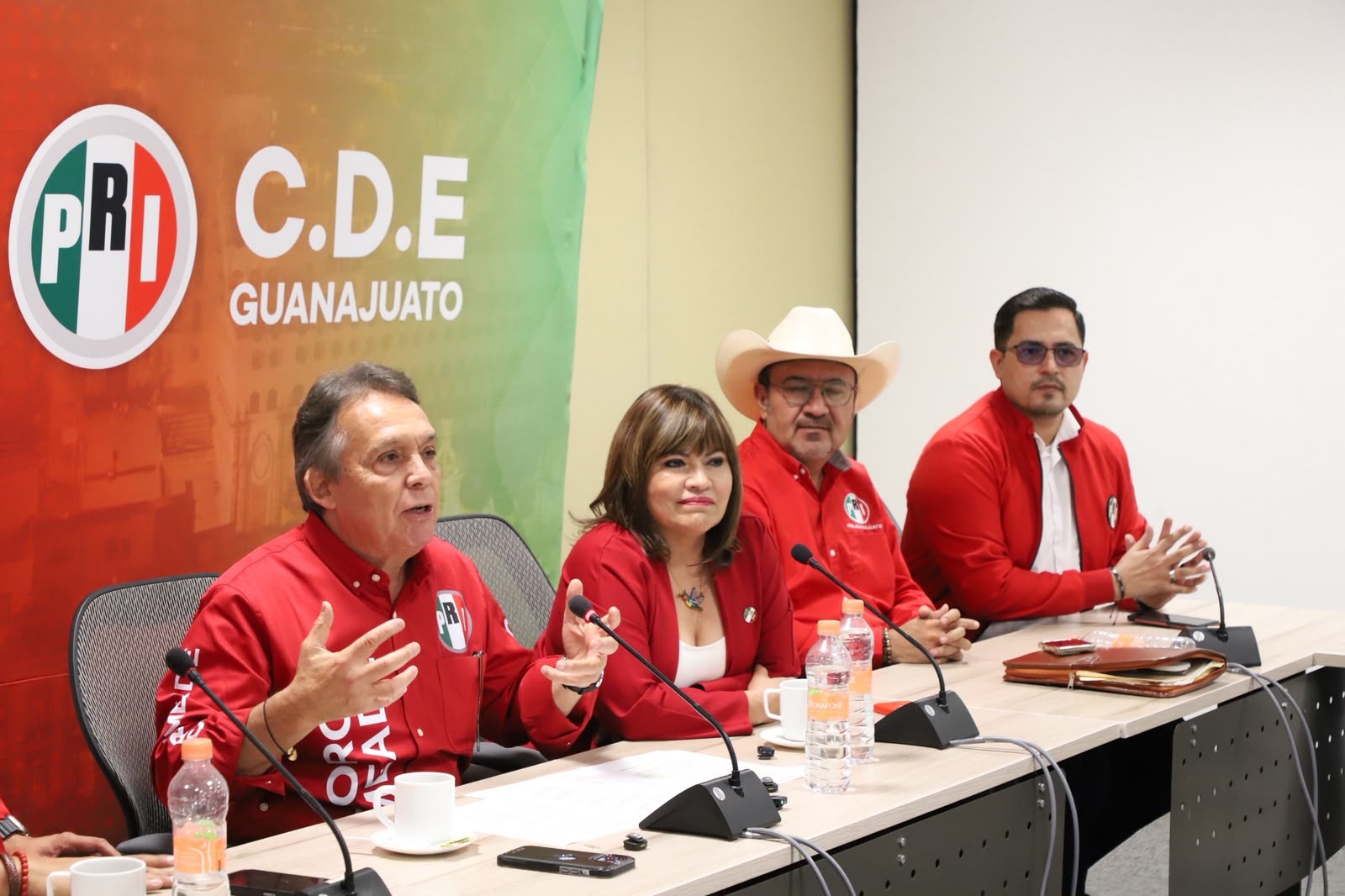 PRI activa la estructura “Defensores de México“ para consolidar su oposición en Guanajuato PRI activa la estructura “Defensores de México“ para consolidar su oposición en Guanajuato